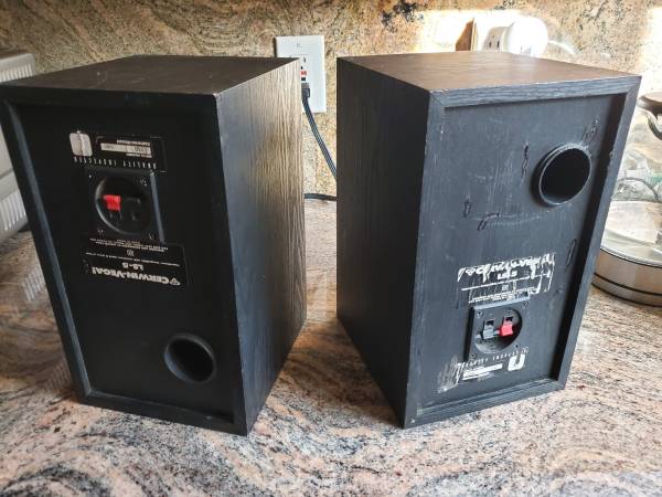 Altavoces Cerwin Vega de estantería - $110 (Encino)63436947883779124