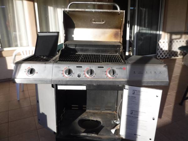 BBQ-CHAR BROIL GORMET TRU INFRARED 1