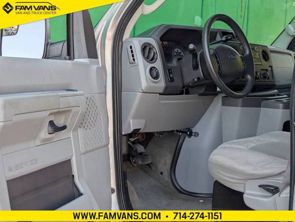 2013 Ford Econoline E-350 Mini - Photo 13