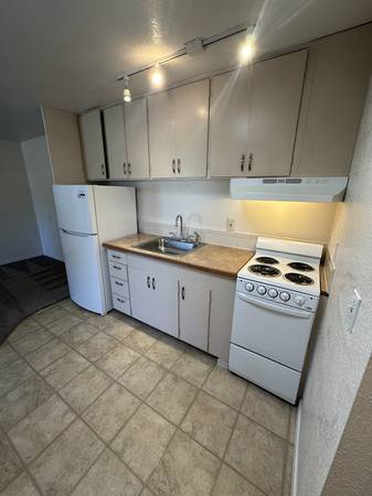 $1,095 / 1br - ¡Venga a vivir con nosotros en Patterson Plaza! ¡A pocas cuadras de la U de O!63977278439298122