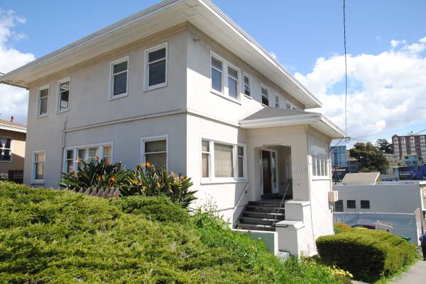$2,400 / 1br - 850ft2 - Super location--Centrally located near Grand Ave @ Elwood (oakland lake merritt / grand)63946671477122120