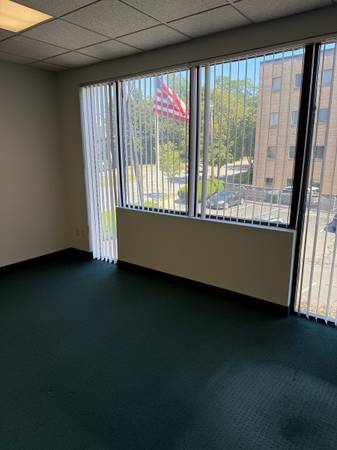 $3,000 / 1200ft2 - Suite de oficinas profesional (Newton)63699545109635124