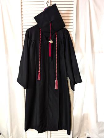 PennWest University Graduation Cap & Gown 1