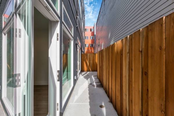 $4,595 / 2br - 905ft2 - MODERN MISSION 2BD 1BA WITH PRIVATE PATIO AND W/D IN UNIT (Mission)63868152509441123