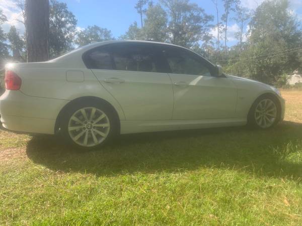 2011 BMW 328i ¡Excelente! Pocas millas y funciona perfecto. Conduce como un sueño. - $8,80062971999616387124