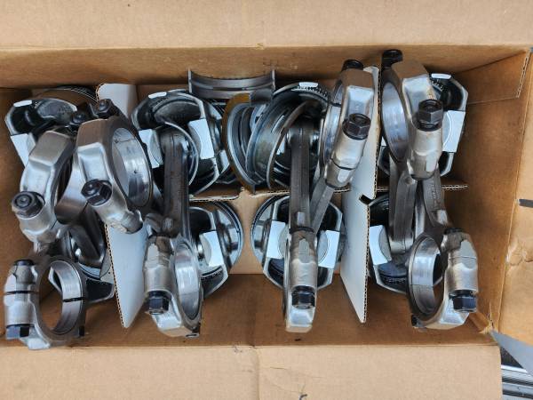 351 Widsor Pistons used 1400 miles 1