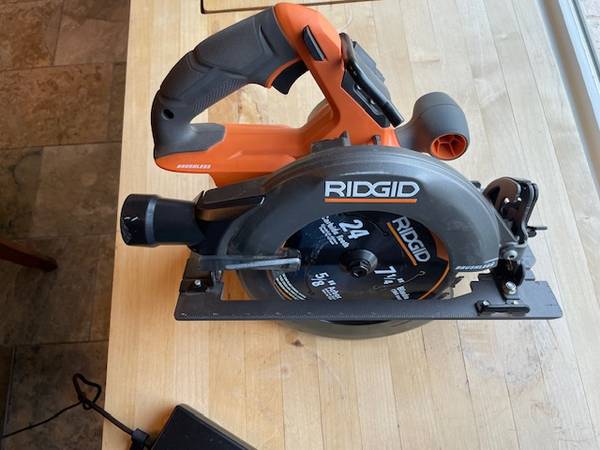 Rigid 7-1/4 in. Circular Saw 1