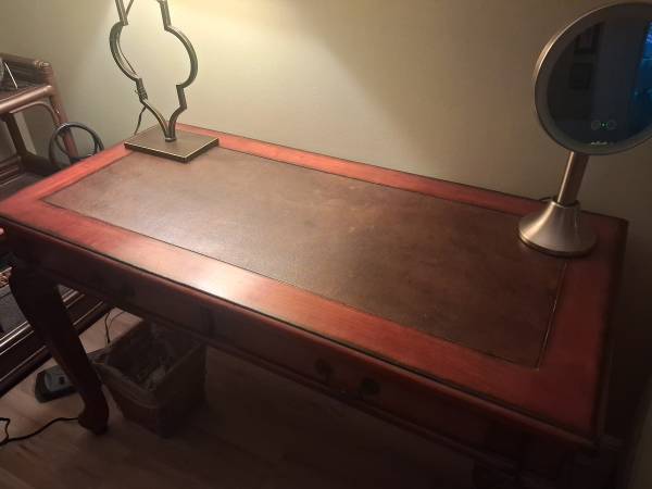 Desk 1
