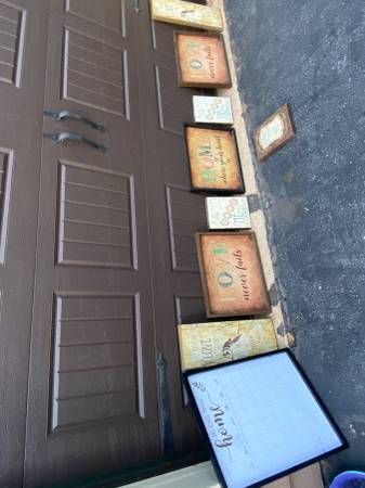 Big Lot Of Wall Art 50 Pictures - $40 (Dawsonville)63470456672899121