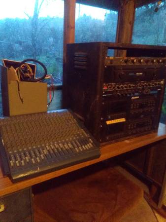 Recording / performing gear--board, special effects, rack, etc. 1