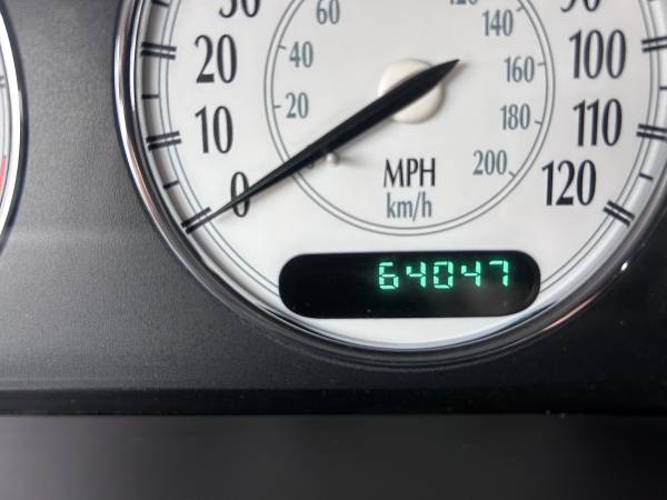 2000 Chrysler 300 (64k millas!!) - $2,500 (San Diego)63624812773507124
