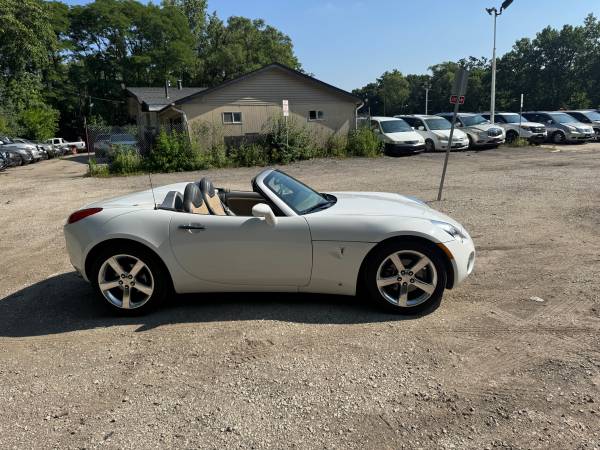 PONTIAC 2006 SOLSTICE - $10,999 (ELMHURST)63618795760257122