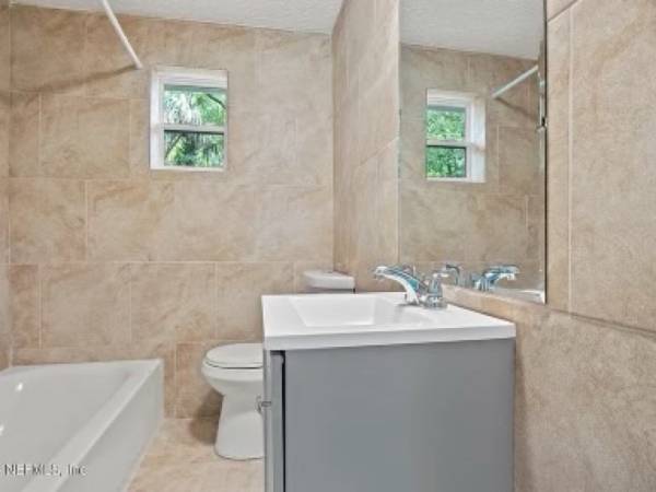$500 / 4br - Room for rent $500 (Jacksonville)63377618827265121