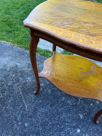 Mesa de salón artesanal de roble tigre sólido - $90 (Bellingham)63435754860163121
