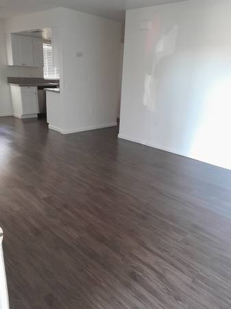 $1,655 / 2br - 885ft2 - Upstairs 2x1 available for reservation now! Check us out today! (2001 E. Cross Ave Tulare CA)63809887416067121