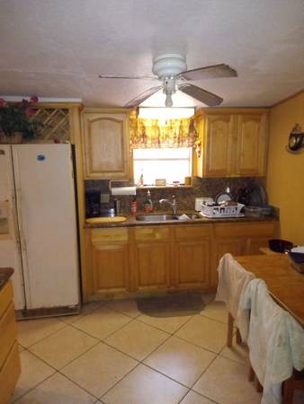 $500,000 / 5 habitaciones - 2100 pies cuadrados - CASA SOLAR Key Largo $500,000 cinco habitaciones dos baños MM 106 (Key Largo, FL MM 106)63693484832385121