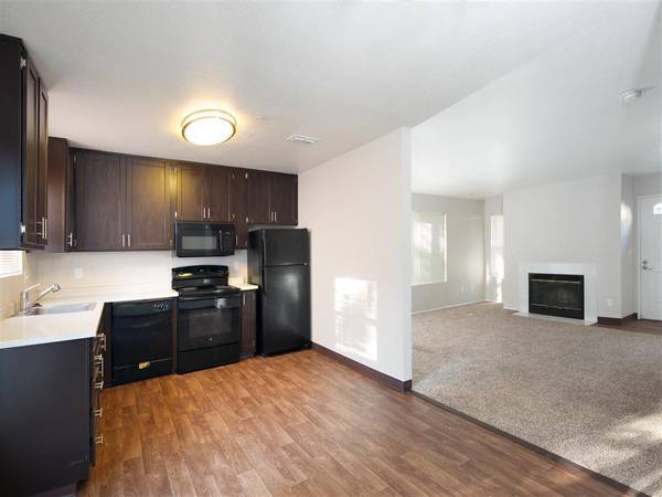 $2,275 / 1br - 885ft2 - Swimming Pool, Balcony, Closet Walk-in, Dishwasher (fairfield / vacaville)63851968640257120