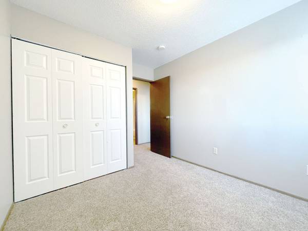 $765 / 2hab - 650ft2 - Calefacción incluida, mantenimiento del césped y eliminación de nieve, excelente ubicación (505 Park Street, Minot, ND)63940163195779120