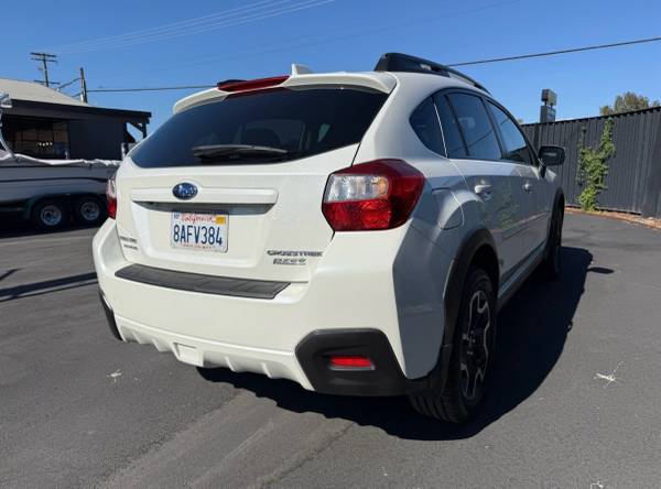 2017 Subaru Crosstrek - $14,950 (Vista)63476145327363122