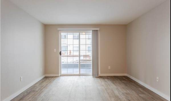 $2,108 / 2br - 889ft2 - Check Out Our New Vibes! (Shoreline)63929301745283123