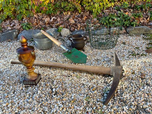 PIK AX, BUCKET, SHOVEL, FINIAL, PLUS 1