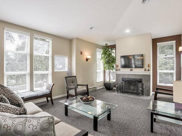 $1,550 / 1br - 700ft2 - Convenient Location, Fireplace, Clubhouse, Washer & Dryer63934419394563122