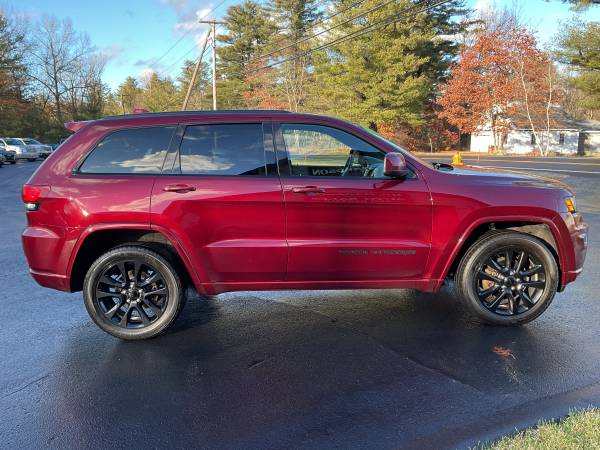 2018 Jeep Grand Cherokee Altitude SPORT - Very Sharp Truck - $14,900 (Windham  NH)63496945282945124