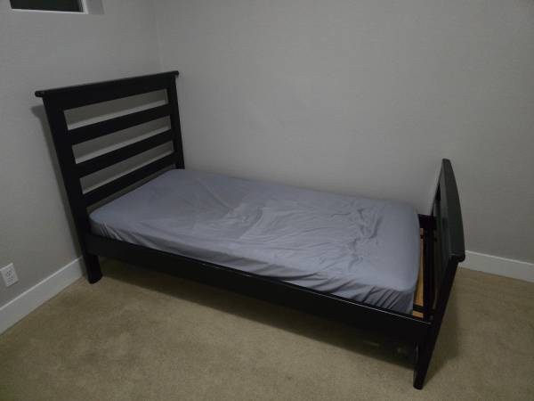 Free bed frame and matress