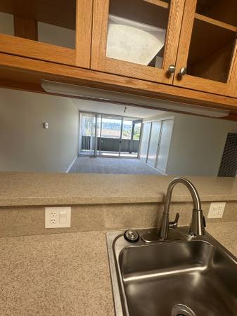 $2,565 / 1br - 735ft2 - Top Floor Modern 1X1 w/ Large Balcony Steps From Hillsdale Mall! (san mateo)63658079720835123