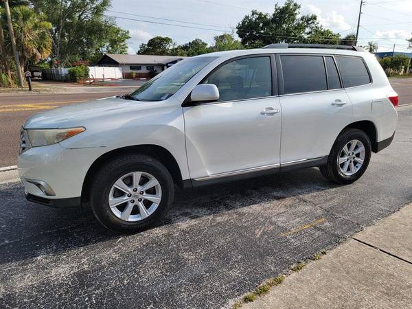 2011 Toyota Highlander SE V6 Guaranteed Credit Approval! - $9,950 (+ SUNCOAST QUALITY CARS LLC)63443300314881121