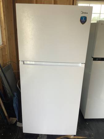 New Midea 18 cubic foot white Top Freezer Refrigerator  full warranty. 1