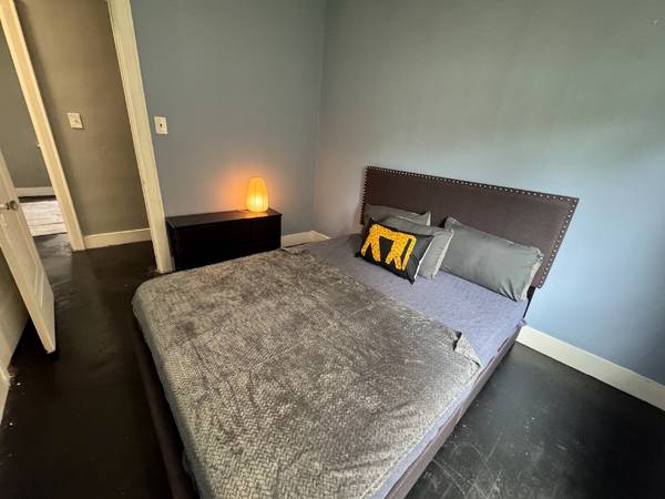 $1400.00 / 2br - 950ft2 - Spacious 2-Bedroom Apartment - Kitchenette - Digital Lock - Utilities64018939981697121