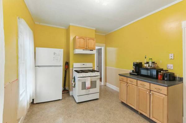 $870 / 1br - Newly renovated studio 1bed 1bath in the heart of Yreka (Yreka)63678200996481120