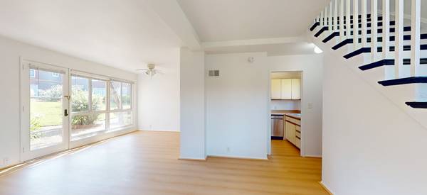 $3,666 / 2br - 942ft2 - 326 Gonzalez@Font/Spacious Parkmerced Townhouse/Courtyard View/Pets OK (ingleside / SFSU / CCSF)63847327869315121