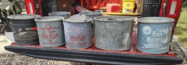 METAL MINNOW BUCKETS 1