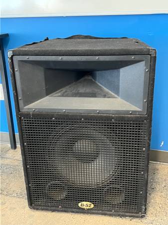 B-52 SR-15 speaker 1