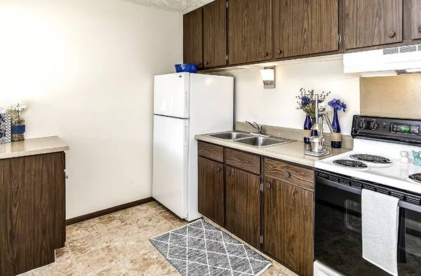 $700 / 1hab - 720ft2 - ✨ apartamento luminoso y asequible de 1 habitación ✨ (Anchorage, AK)64014169691138121