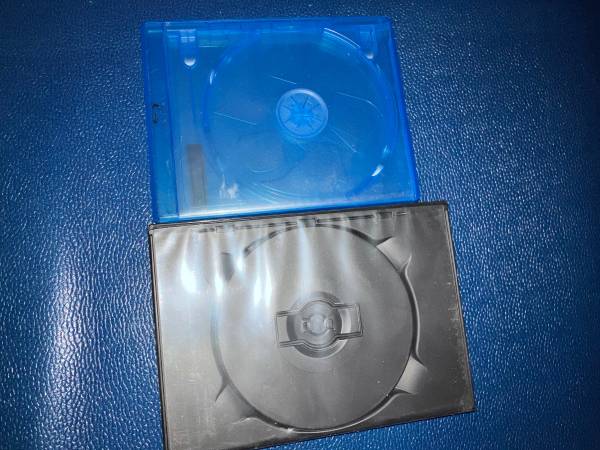 Empty DVD case (2 different kind) - $1/each 1