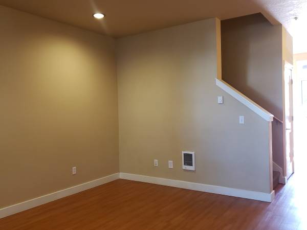 $2,595 / 1br - 4BD/2BA Townhouse  ONLY $2595/month!  - #105 (Campus)63977275476610123