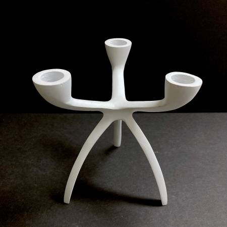 DE BIJENKORF TRIPOD CANDELABRA - $50 (Rancho Mirage)62918242018819122