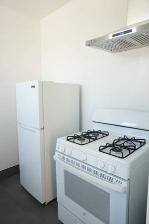 $1,295 / 200ft2 - Jr Studio w/ Private Kitchen and Shared Bathroom Available NOW (oakland downtown)63797037539203123