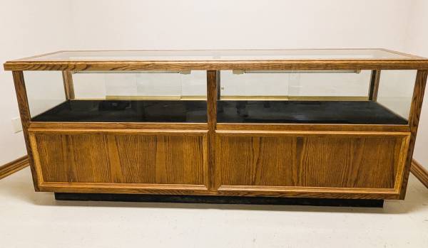 Glass and oak locking display case 1