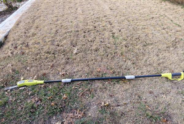 Corded Ryobi pole saw 1