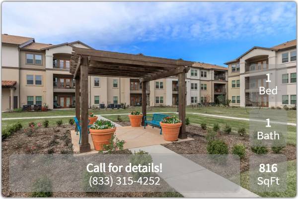 Central Webster beckons! Secure this 1 bed, 1 bath now! 1