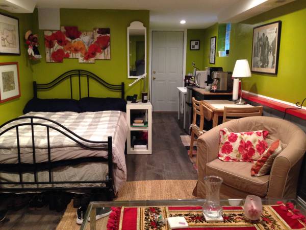 $800 / 1br - 400ft2 - Suite de dormitorio independiente con baño privado (Hamilton (NE Baltimore))63694945853443120