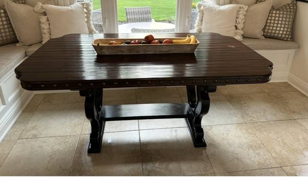 Dining table/ kitchen table 39x64 1