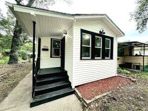 $1 / 3br - 871ft2 - File 3980    Renovated 3 bedroom Ranch unfinished basement (Gary - Sanford Tubbs sub)63918532685059120