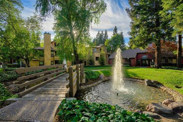 $2,651 / 2br - POOL, SPA, FITNESS CENTER IN AWARD WINNING COMMUNITY (santa rosa)63847330735617121