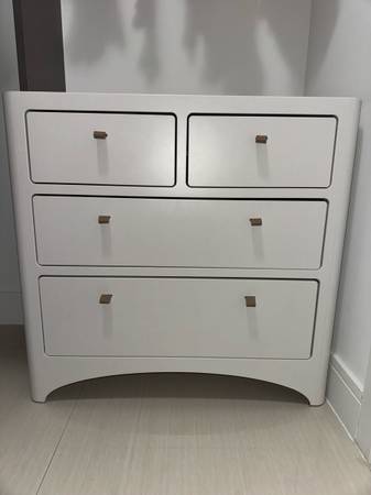 Leander Tulip 4 Drawer Satin White Dresser 1