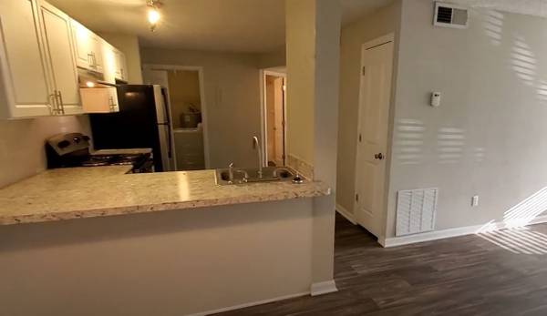 $1,628 / 2br - 890ft2 - 1,2 and 3 bedroom apartments avaialble!!! (melbourne)63823722641281121